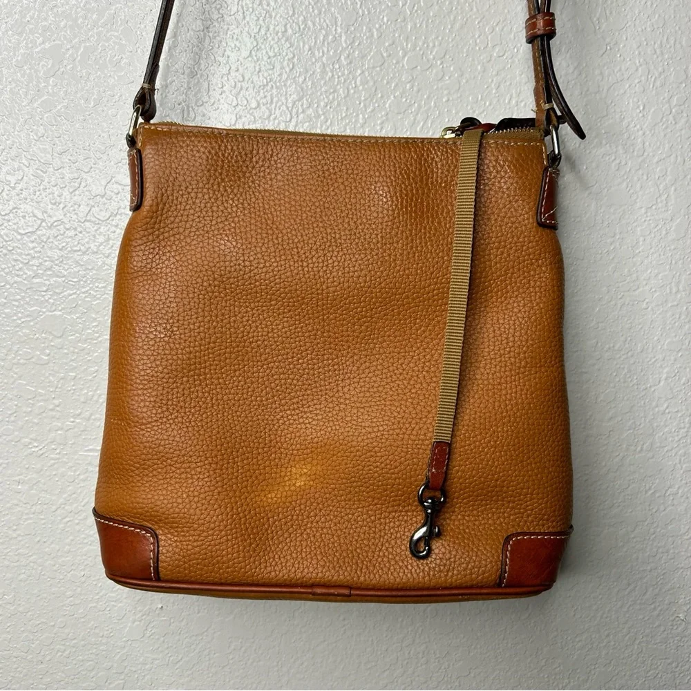 Dooney and Bourke pebble crossbody bag - Picture 2 of 7
